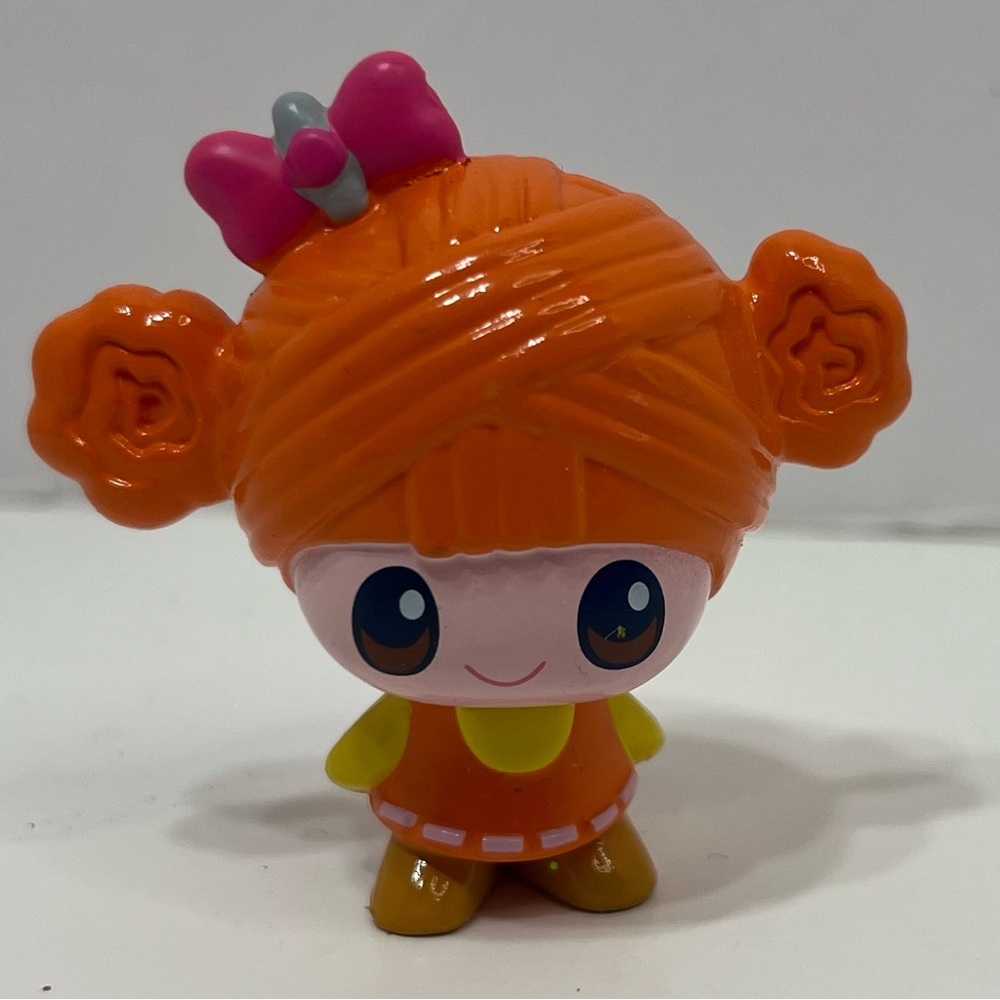 tamagotchi friends amiamitchi doll mini figure